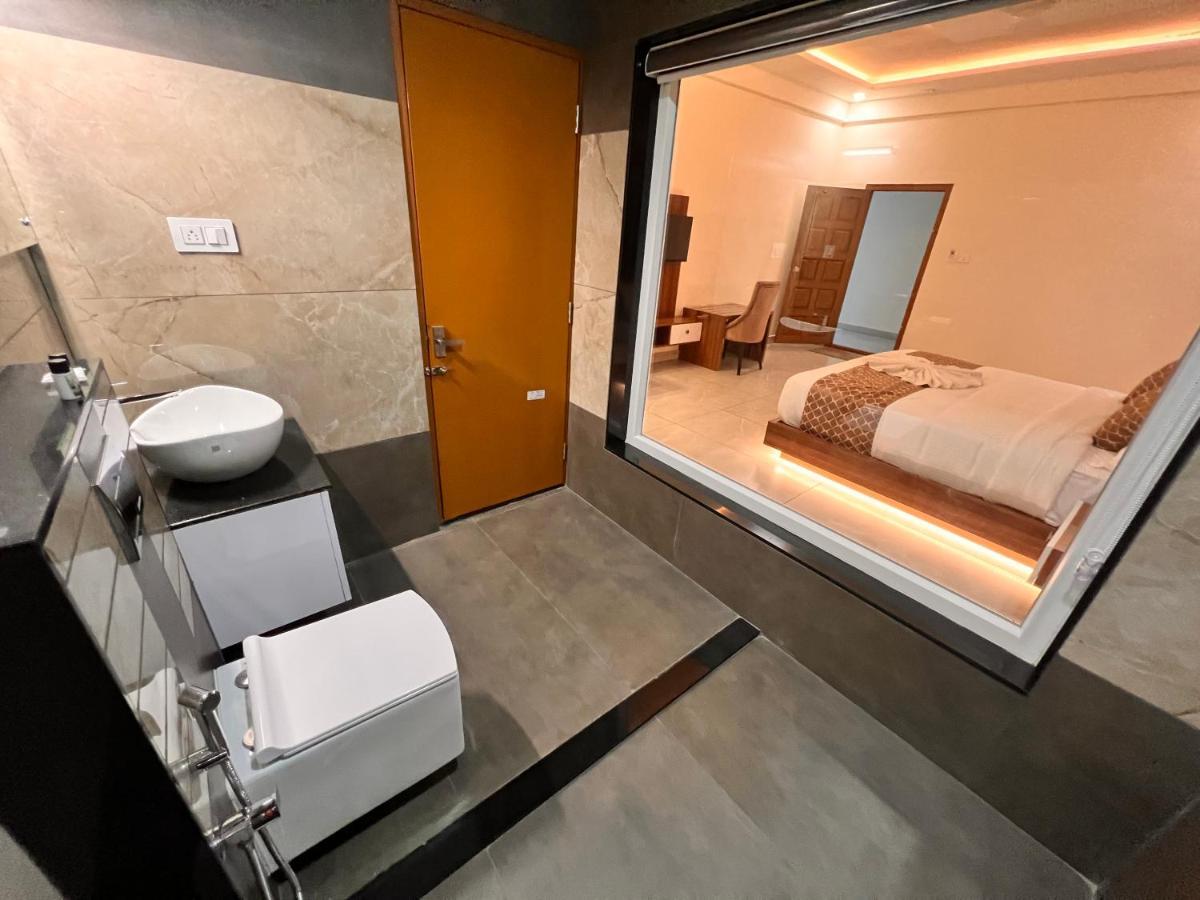 Blue Peaks Holiday Home Мунар Екстериор снимка