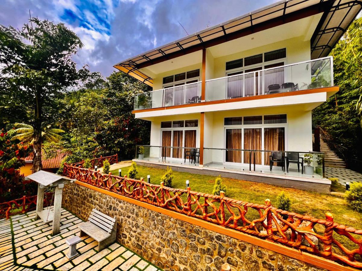 Blue Peaks Holiday Home Мунар Екстериор снимка