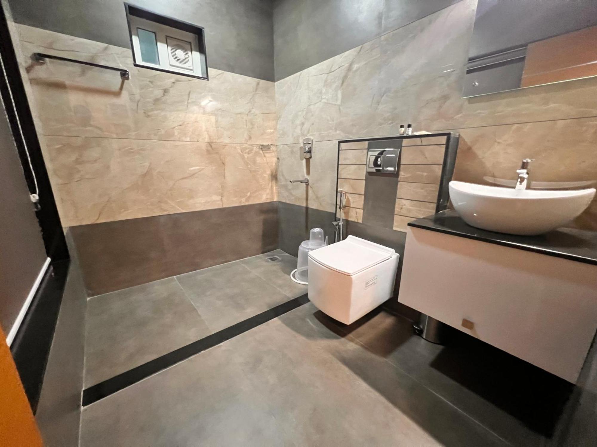 Blue Peaks Holiday Home Мунар Екстериор снимка
