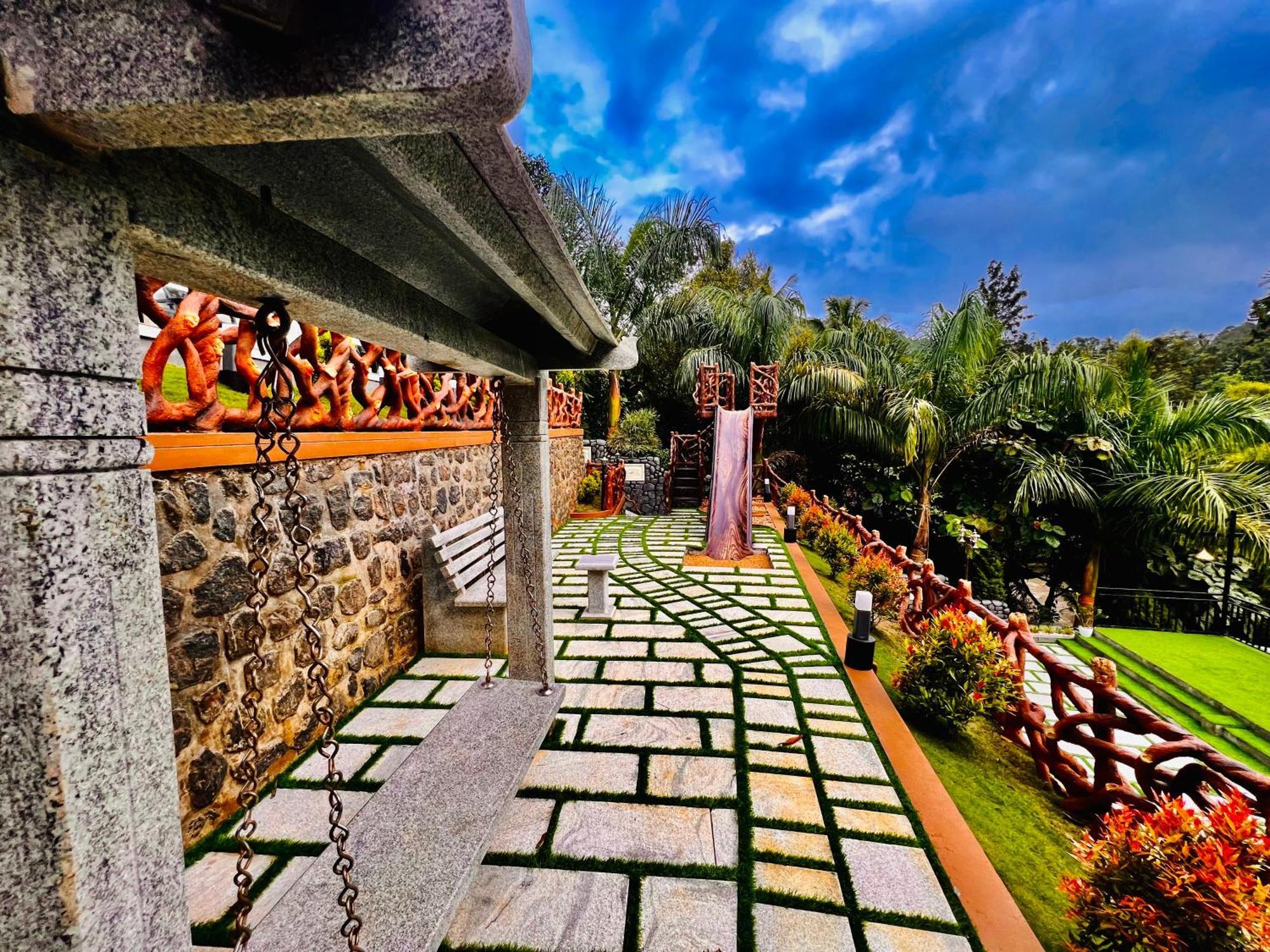 Blue Peaks Holiday Home Мунар Екстериор снимка